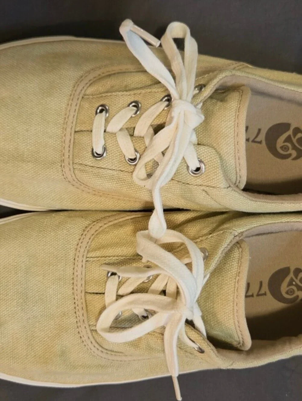 Margaritaville Mens Canvas Medellin Khaki Sneakers sz 10.5